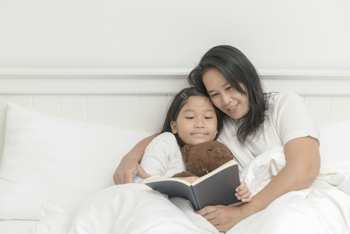 anak tidur sendiri, tips parenting, melatih anak mandiri, tidur nyenyak, rutinitas sebelum tidur, Bunda, si Kecil